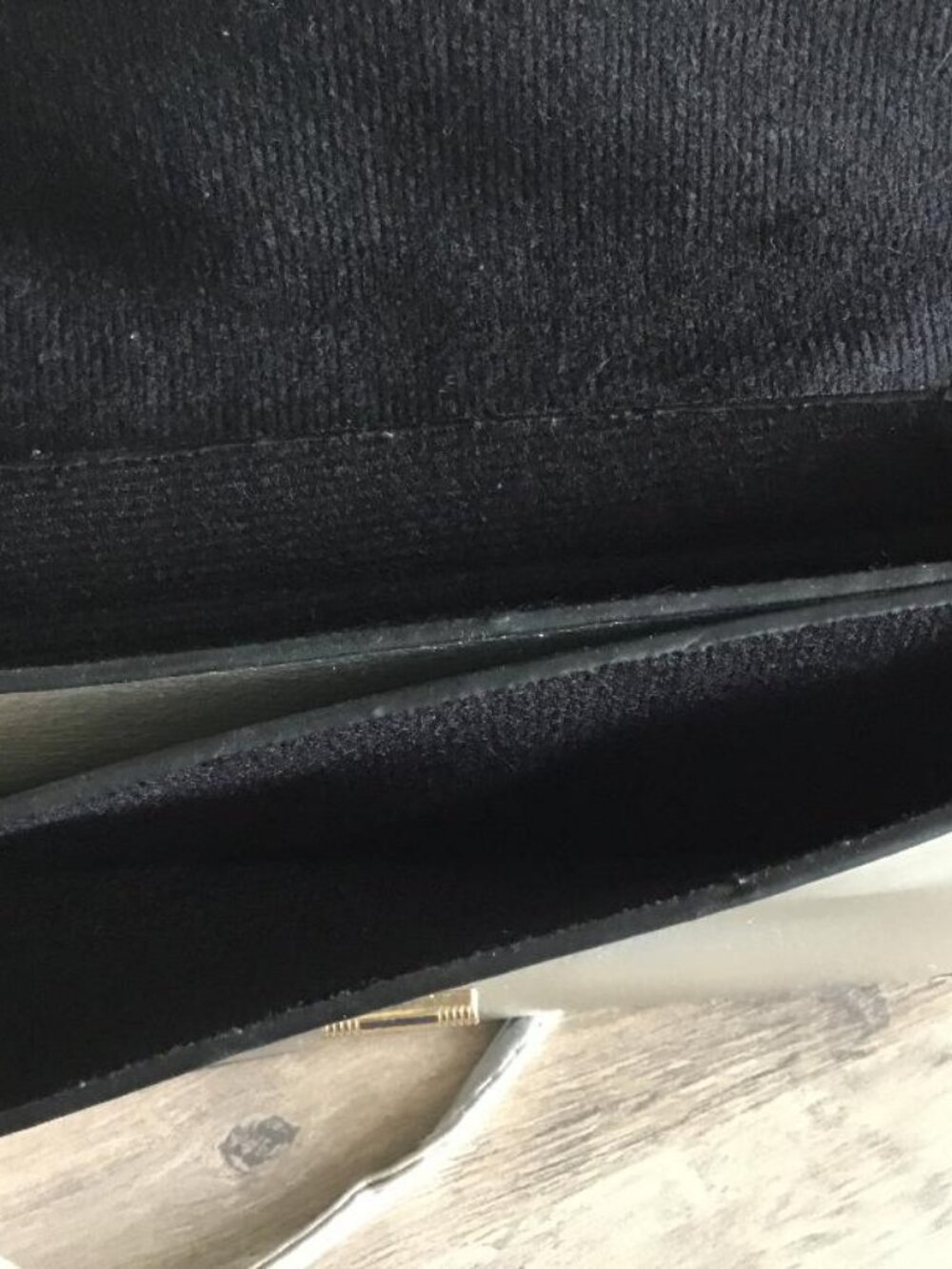 Alessa Crossbody Flower Laser Cut Designed Flap Gold Turn Lock Closure NWT - Picture 4 of 4